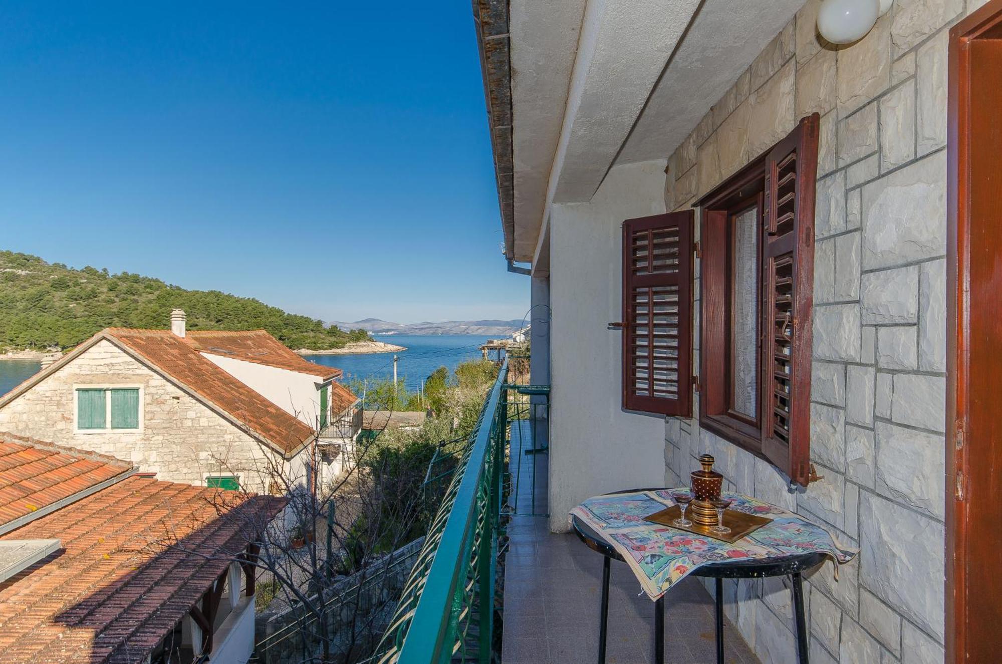 Apartments Lorena Stomorska Luaran gambar