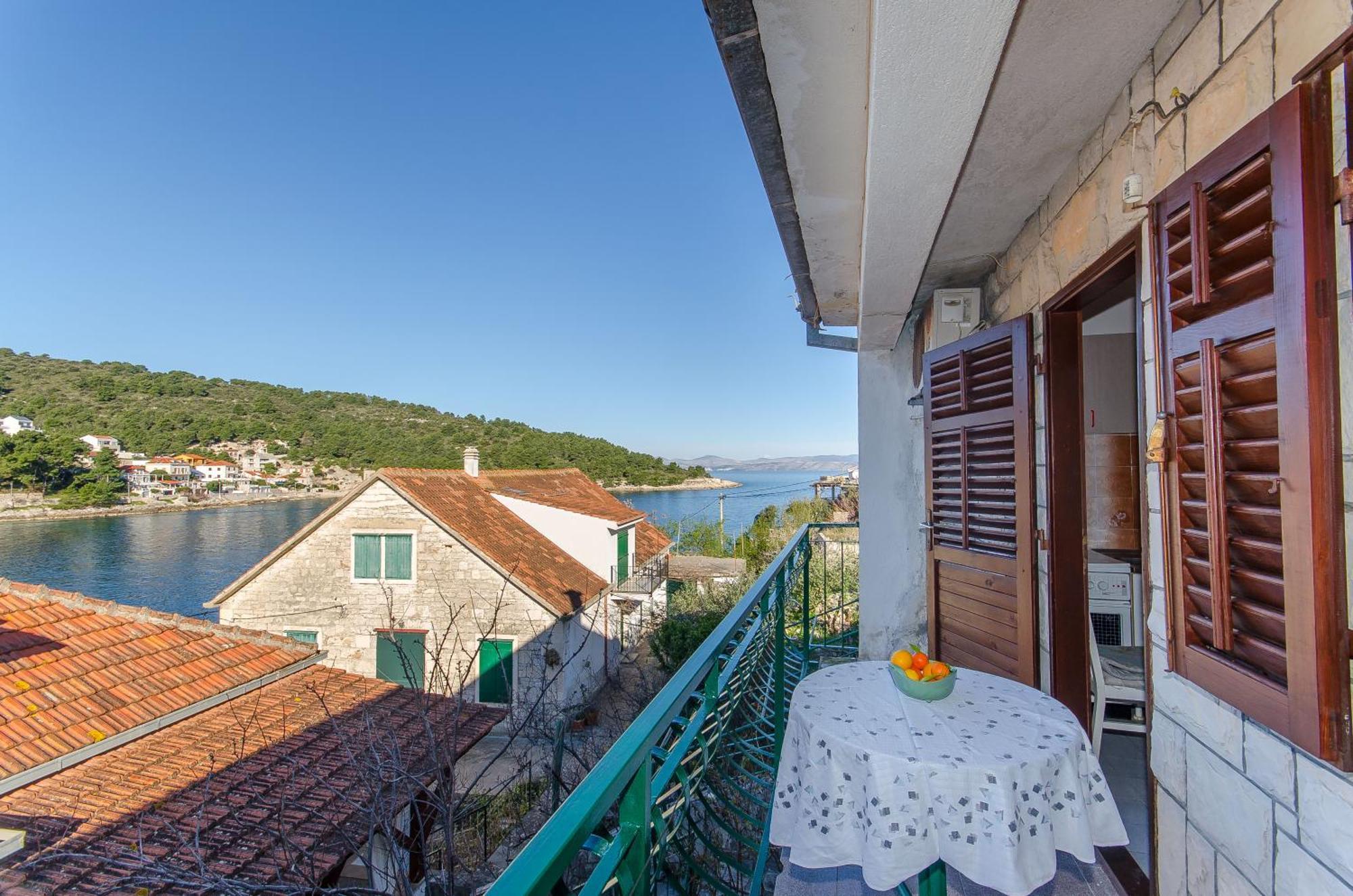 Apartments Lorena Stomorska Luaran gambar