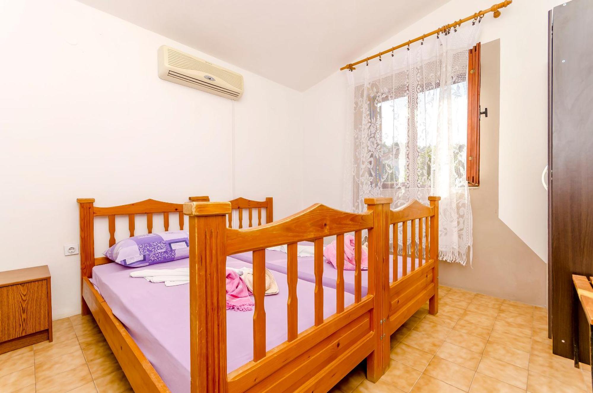 Apartments Lorena Stomorska Luaran gambar