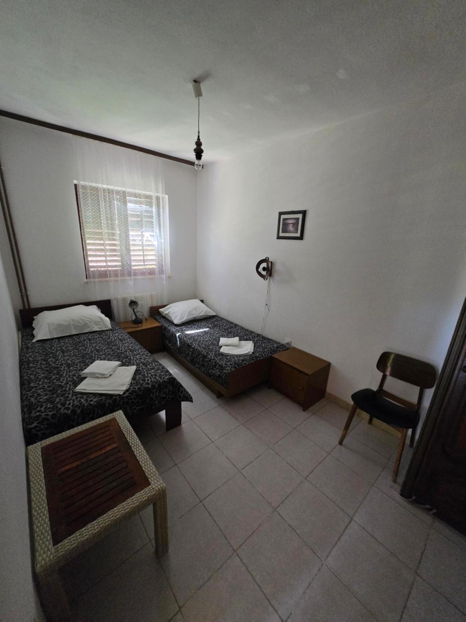 Apartments Lorena Stomorska Luaran gambar